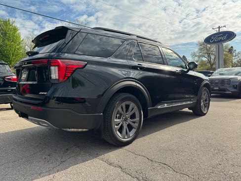 Used 2025 Ford Explorer Active w/ Active Comfort Package AWD/4WD image 5