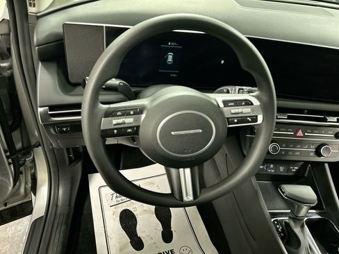 Used 2025 Hyundai Tucson SE image 4