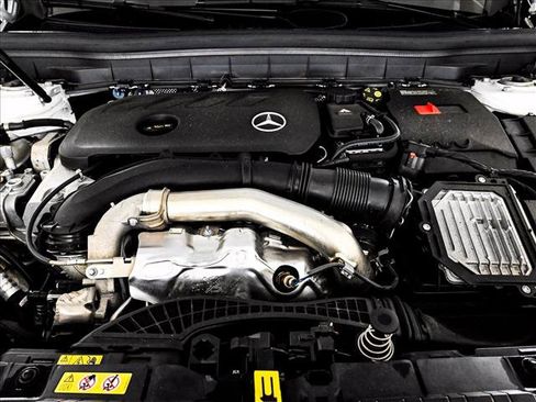 Used 2025 Mercedes-Benz GLB 250 image 23