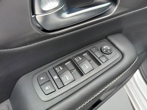 New 2026 Chrysler Pacifica Select image 25