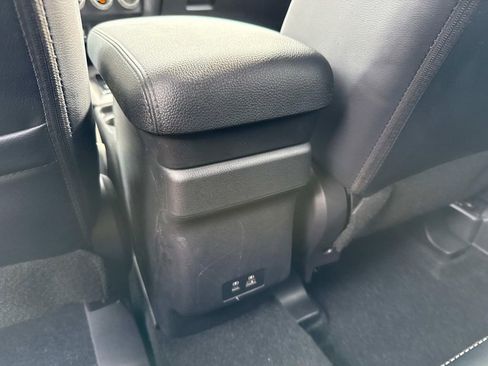 Used 2025 Mitsubishi Outlander Sport SEL image 17