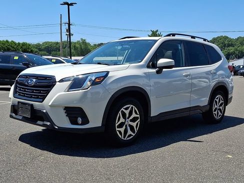 Used 2022 Subaru Forester Premium AWD/4WD image 3