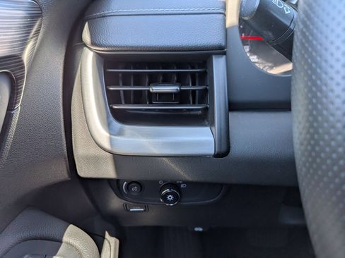 Certified 2023 GMC Terrain SLE FWD image 17