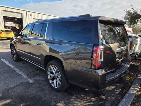 Used 2019 GMC Yukon XL Denali w/ Denali Ultimate Package image 3