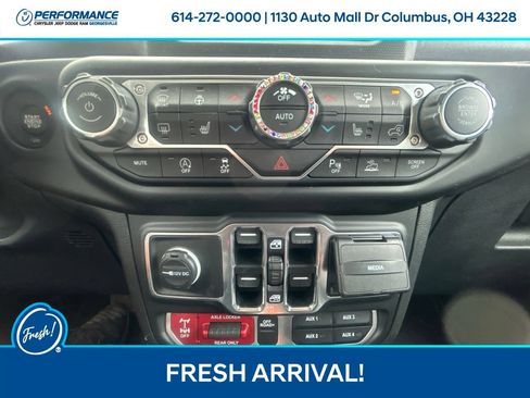 Used 2020 Jeep Gladiator Mojave w/ Cold Weather Group AWD/4WD image 24