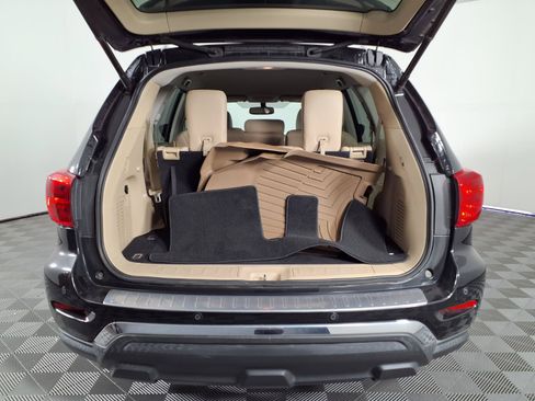 Used 2018 Nissan Pathfinder SL FWD image 8