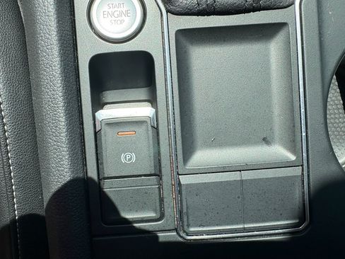 Used 2019 Volkswagen Atlas SE FWD image 24