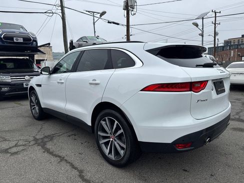 Used 2017 Jaguar F-PACE Prestige image 5