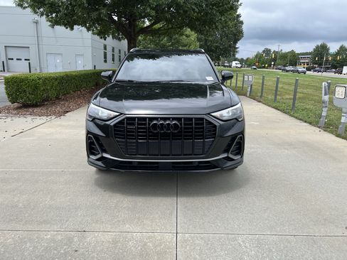 Used 2021 Audi Q3 2.0T Premium w/ Convenience Package AWD/4WD image 3