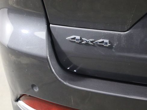 Used 2022 Jeep Grand Cherokee Limited image 42