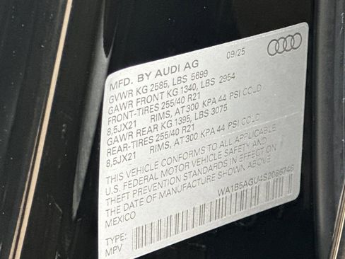 Used 2025 Audi SQ5 Premium Plus image 37