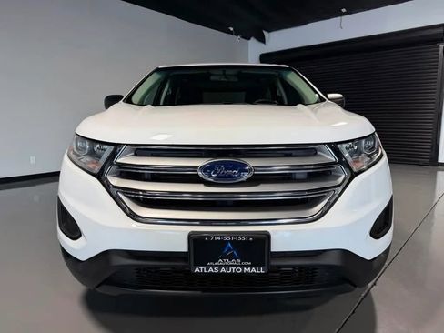 Used 2018 Ford Edge SE FWD image 2