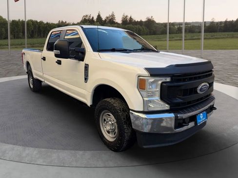 Used 2022 Ford F250 XL w/ Power Equipment Group image 3