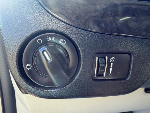 Used 2013 Dodge Grand Caravan SXT w/ Entertainment Group 1 FWD image 22
