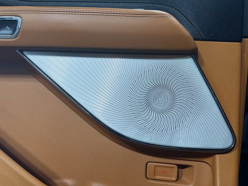 Used 2024 Lincoln Aviator Black Label w/ Class IV Trailer Tow Package image 25