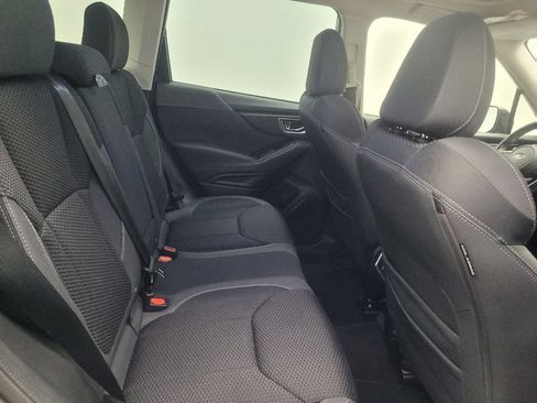 Used 2022 Subaru Forester Premium AWD/4WD image 19