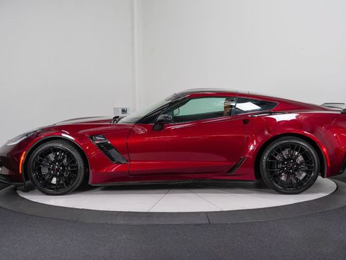 Used 2016 Chevrolet Corvette Z06 w/ 3LZ Preferred Equipment Group RWD image 7