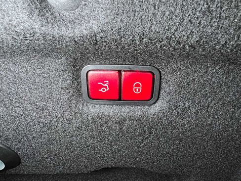 New 2025 Mercedes-Benz SL 63 AMG S e Performance 4MATIC image 17