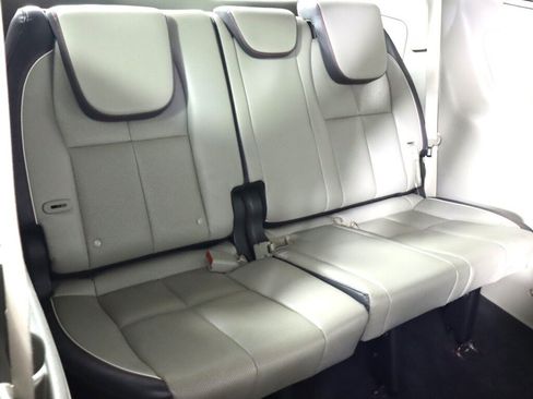 Used 2017 Kia Sedona LX w/ LX Essentials Premium Package FWD image 39