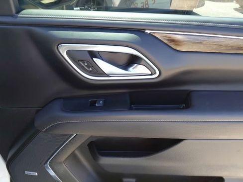 Used 2023 Chevrolet Suburban Premier AWD/4WD image 34