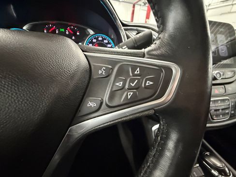 Used 2018 Chevrolet Malibu Premier w/ Premier Sun and Wheel Package FWD image 18