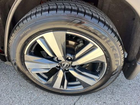 Used 2023 Nissan Rogue SL w/ SL Premium Package FWD image 11
