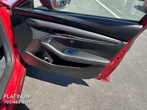 Used 2019 MAZDA MAZDA3 Sedan FWD image 17