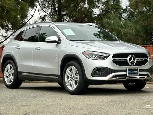 Used 2023 Mercedes-Benz GLA 250 4MATIC image 2