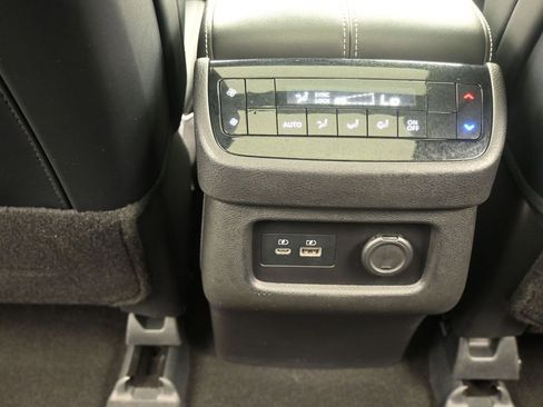 Used 2023 INFINITI QX60 Luxe w/ Performance Audio Package image 34