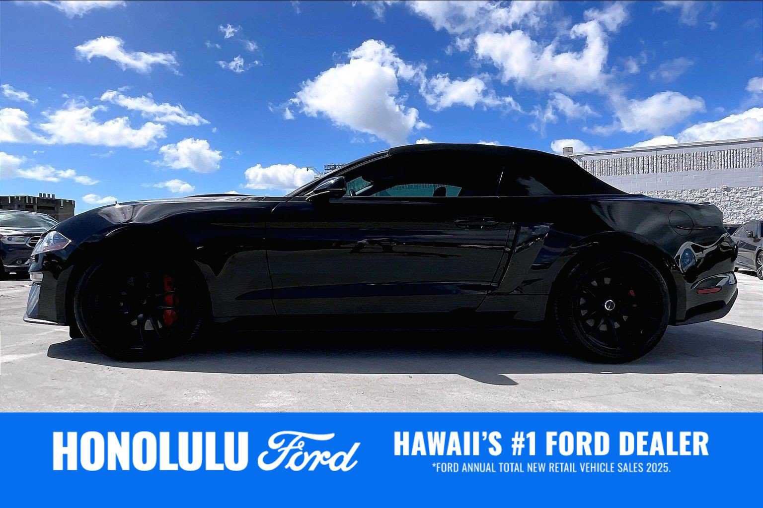 Used 2018 Ford Mustang GT Premium w/ Black Accent Package RWD image 3