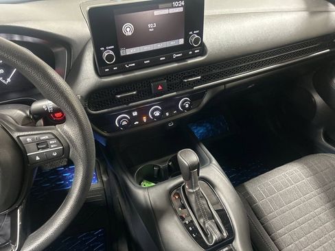 Used 2023 Honda HR-V LX image 7