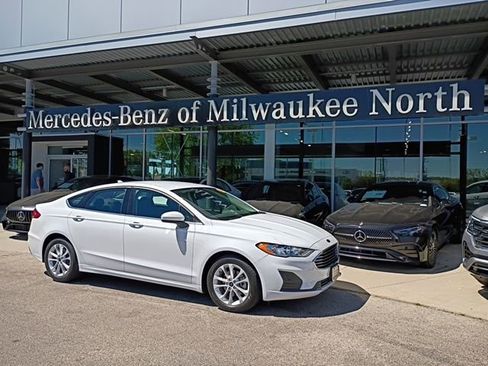 Used 2020 Ford Fusion SE FWD image 1