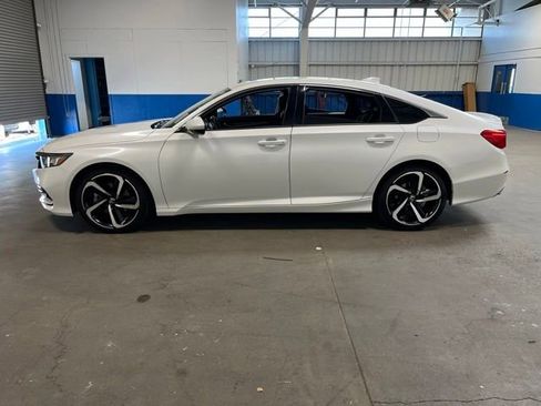 Used 2019 Honda Accord Sport image 6
