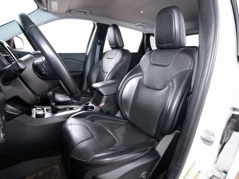 Used 2019 Jeep Cherokee Limited w/ Trailer Tow Group image 20