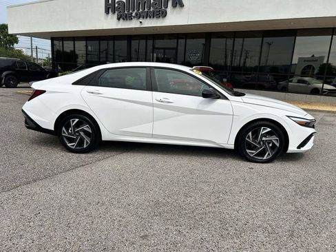 Certified 2025 Hyundai Elantra Sport FWD image 2