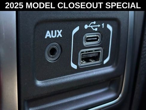 New 2025 Jeep Gladiator Sport image 38