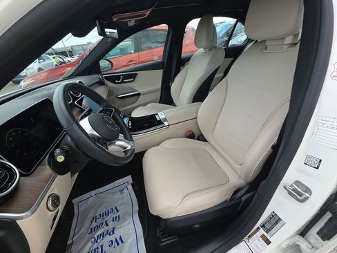 Used 2025 Mercedes-Benz C 300 Sedan image 4