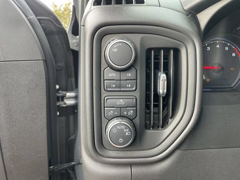 Used 2020 Chevrolet Silverado 1500 Custom Trail Boss w/ Custom Convenience Package AWD/4WD image 18