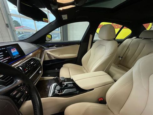 Used 2018 BMW 530i w/ Premium Package RWD image 11
