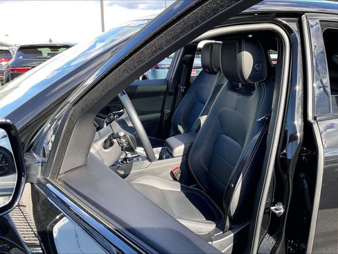 Used 2024 Jaguar E-PACE R-Dynamic SE image 27