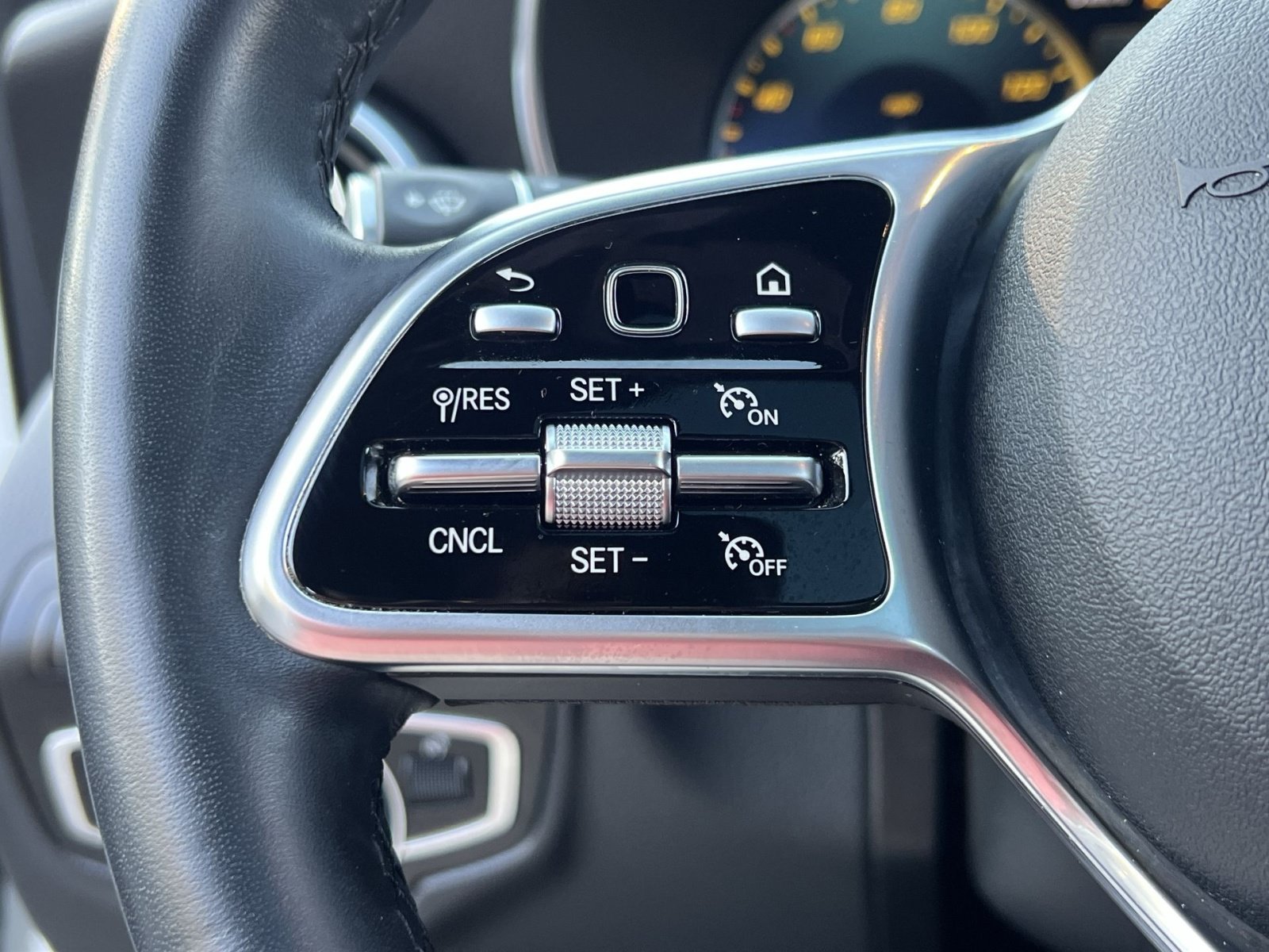 Certified 2020 Mercedes-Benz GLC 300 4MATIC image 36