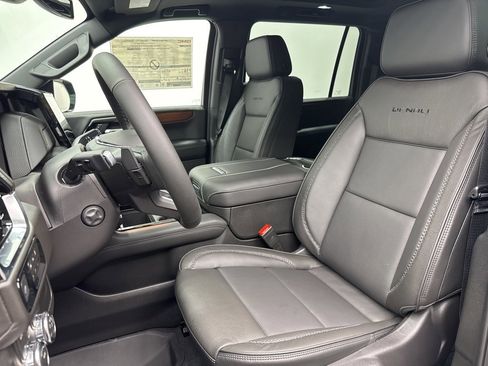 New 2026 GMC Yukon XL Denali w/ Sun & Power Step Package image 9