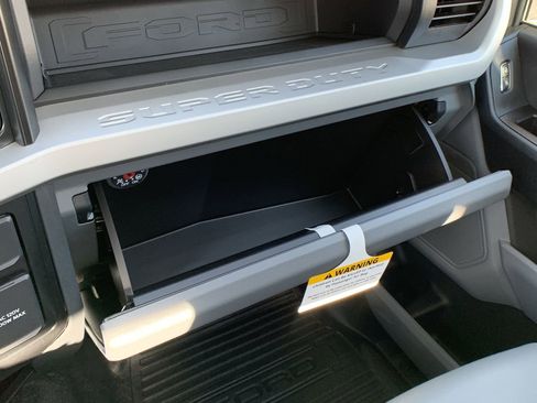 New 2026 Ford F250 XL w/ XL Chrome Package image 27