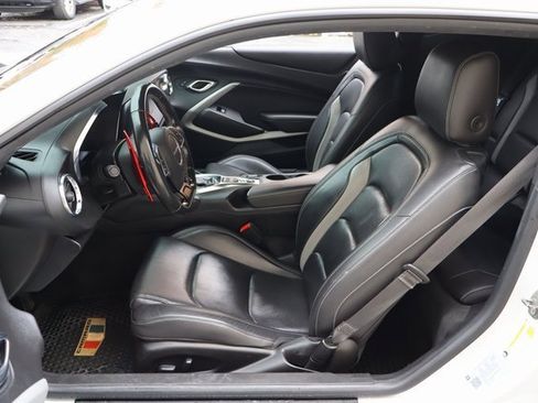 Used 2021 Chevrolet Camaro LT image 18