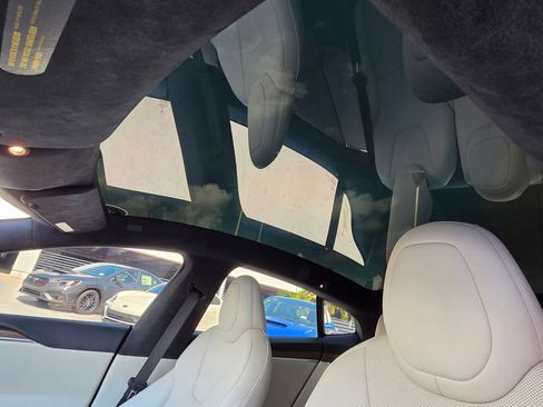 Used 2022 Tesla Model S AWD/4WD image 5