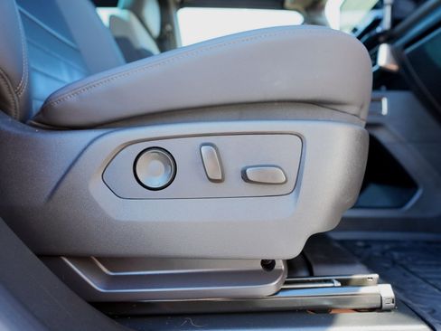 Used 2024 GMC Hummer EV 3X w/ LPO, Illumination Package image 27