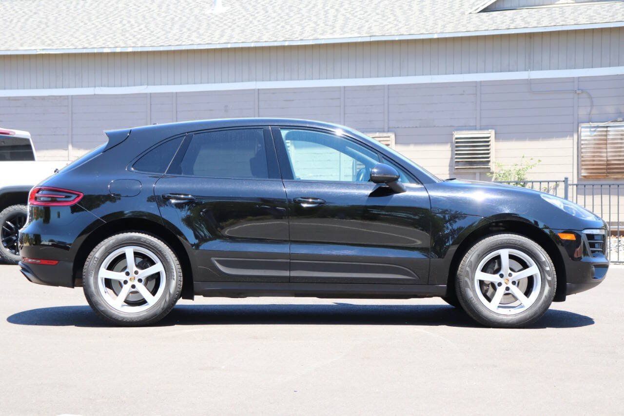 Used 2017 Porsche Macan AWD/4WD image 10