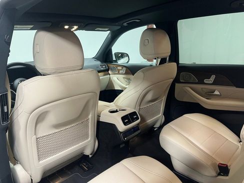 Used 2024 Mercedes-Benz GLS 450 4MATIC image 26