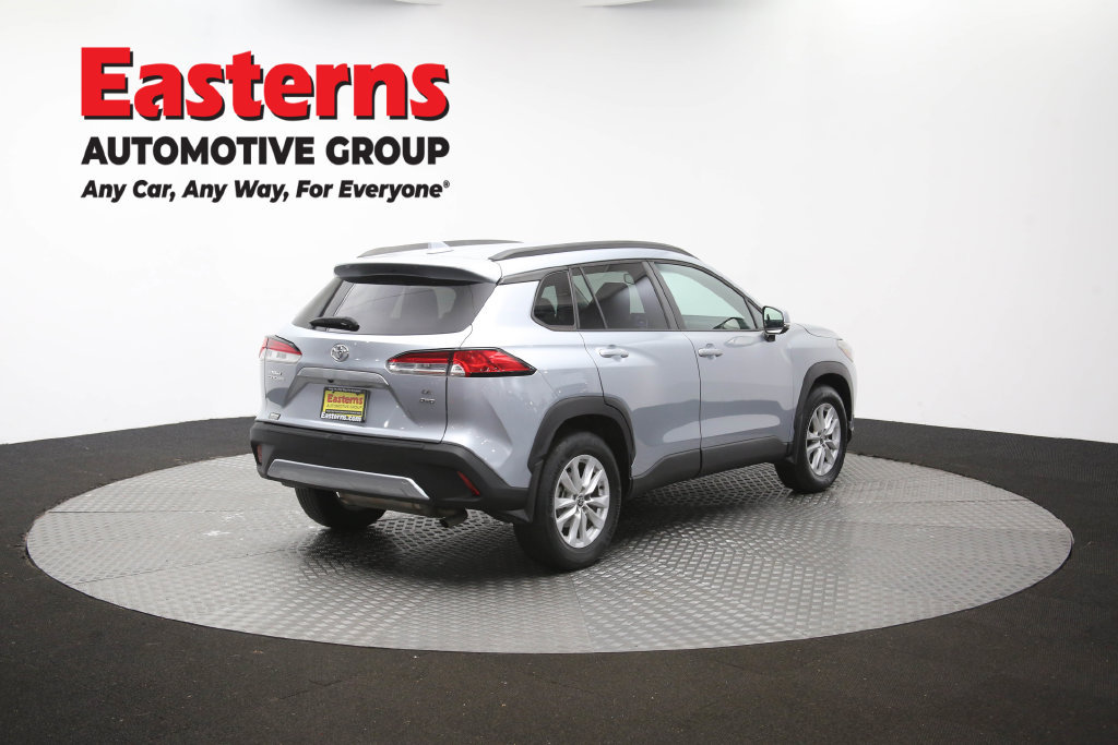 Used 2022 Toyota Corolla Cross LE AWD/4WD image 39