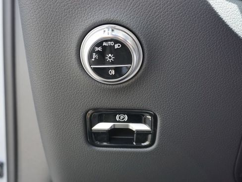 Certified 2025 Mercedes-Benz GLC 300 4MATIC image 31